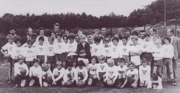 De eerste foto's van de jeugdafdeling van GOVA in 1972. De leiders uit die tijd (zie foto) waren Lagendaal, Cel Luinge, Joop van Zoest Arie Smit, Carel Delsink, Martje Gerrits, Willem Niemeijer, Bep Luinge.
